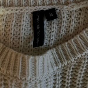 Moon & Madison Off-White Crew Neck Sweater